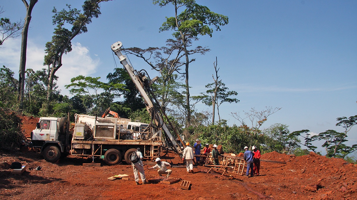 Drilling rig in action