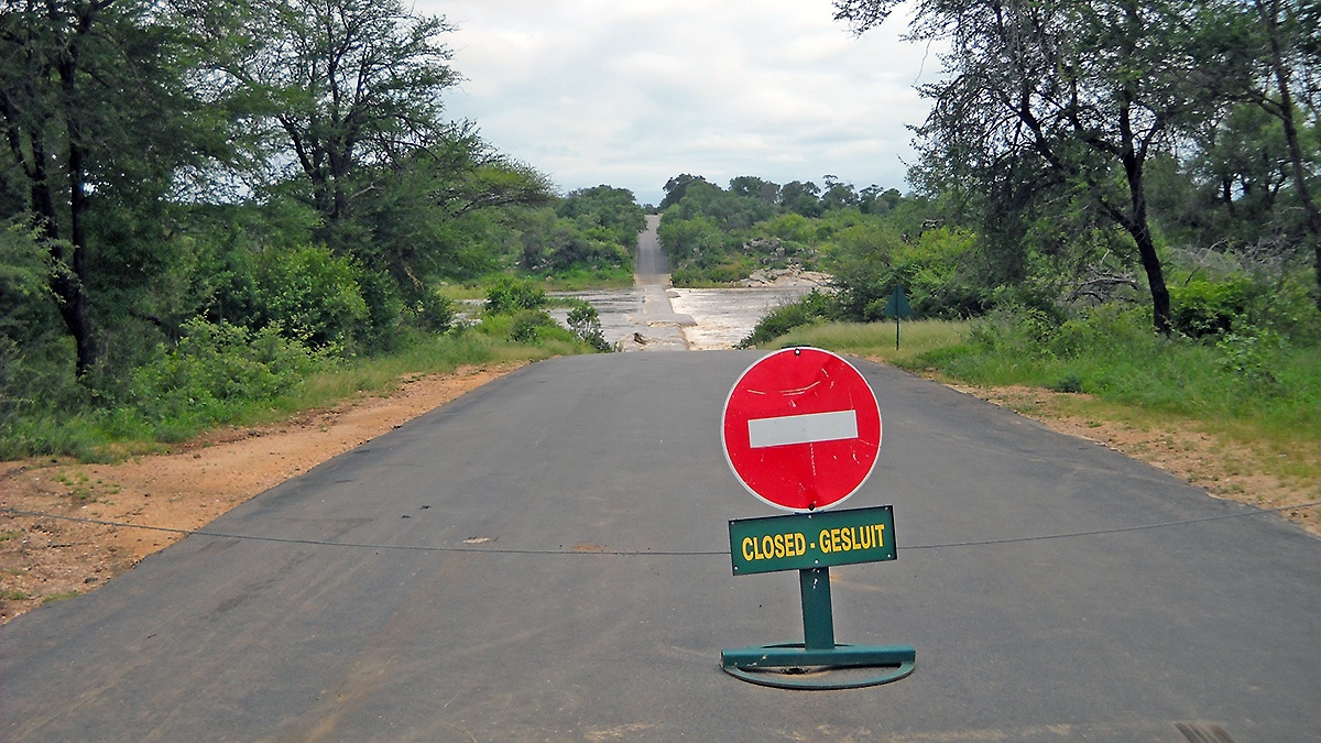 Sabie River causeway at Skukuza