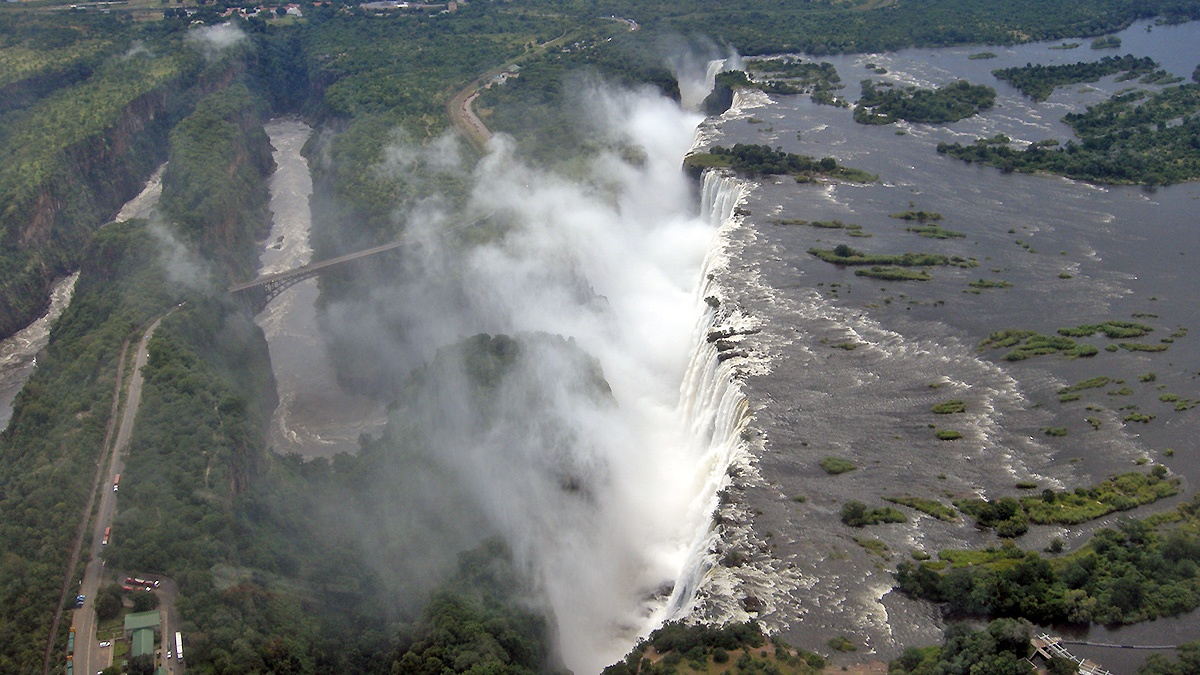 Looking west along the Victoria Falls