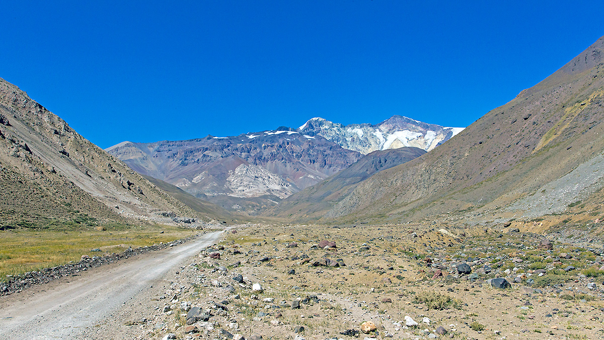 upper portion of El Yeso valley